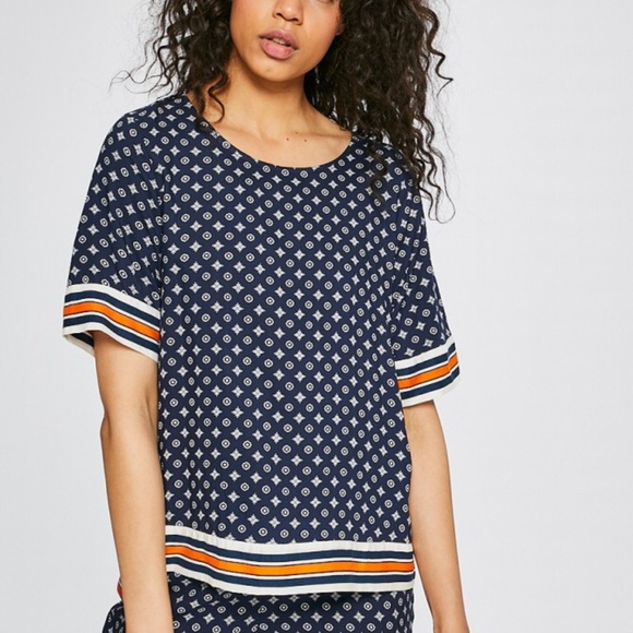 Blouse - Picture 1 of 5